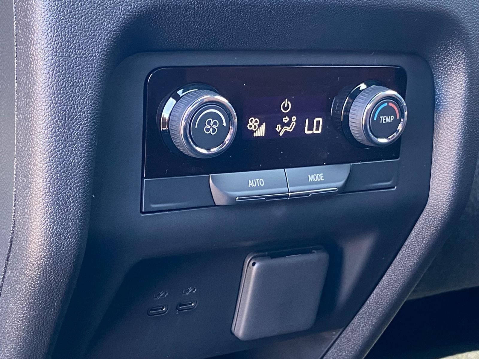 New 2027 Mosaic Black Metallic Chevrolet AWD Z71 image 26