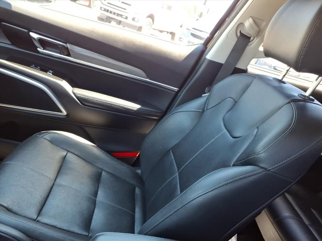 Used 2022 Ebony Black Kia EX image 24