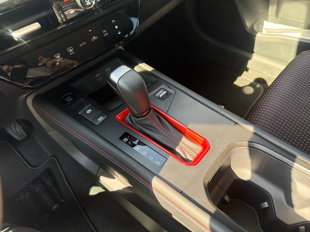 New 2026 Nissan Kicks SR 4D Sport Utility