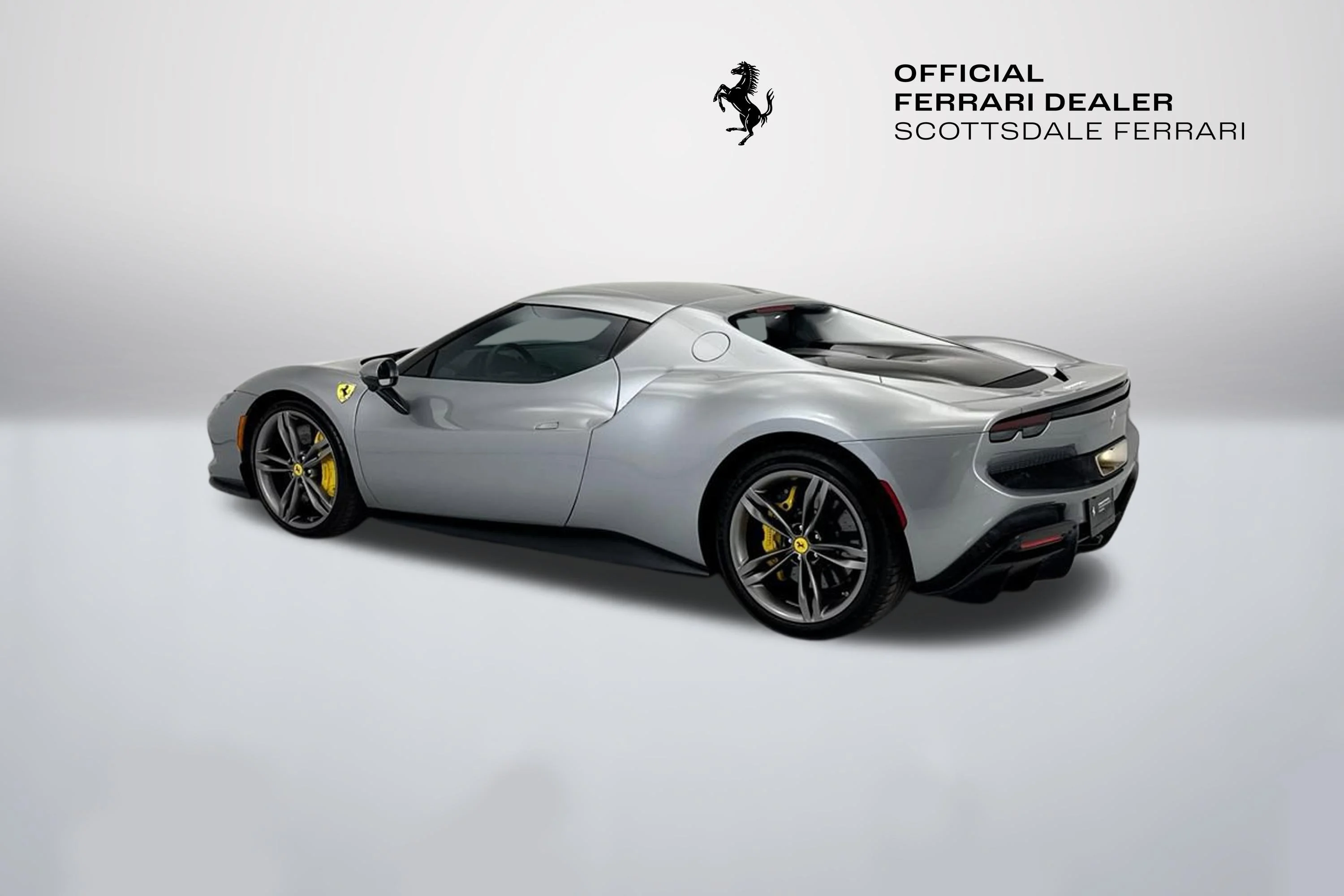 Used 2024 Grigio Titanio Metall Ferrari  image 7