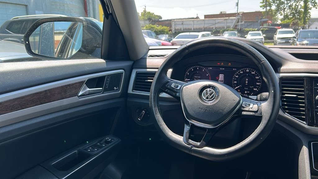 Used 2018 Black Volkswagen SEL Premium image 20