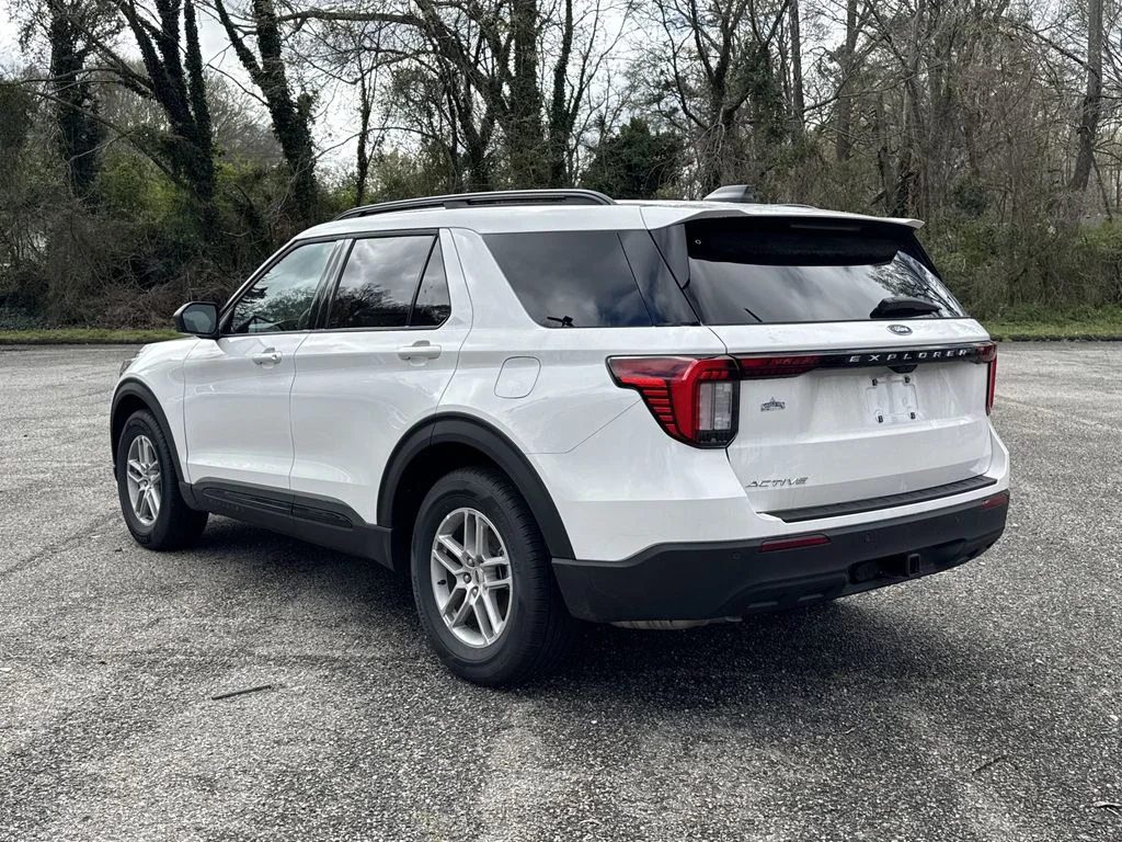 New 2026 Star White Metallic Tri-Coat Ford Active image 5