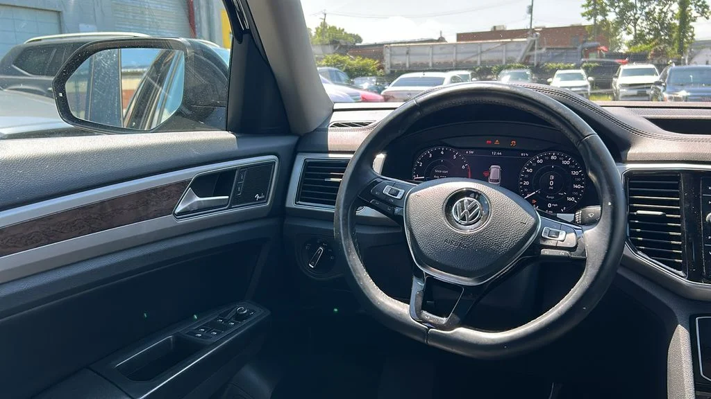 Used 2018 Black Volkswagen SEL Premium image 20
