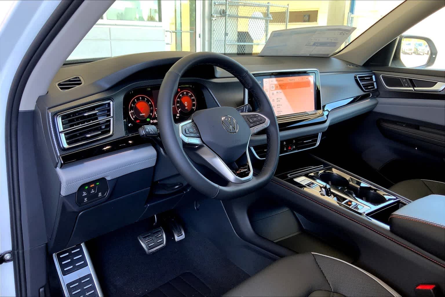 Used 2025 Pure White Volkswagen 2.0T Peak Edition image 8