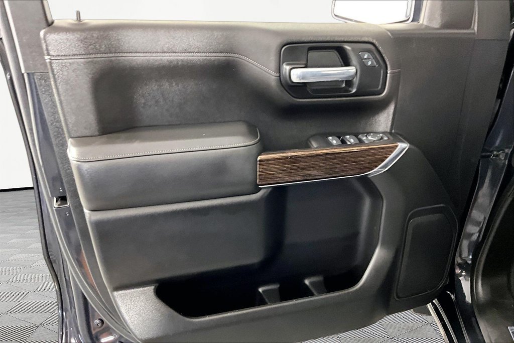 Used 2020 Black GMC SLE image 20