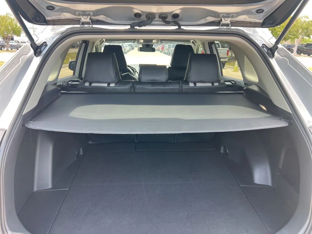 Used 2025  Toyota XLE image 31