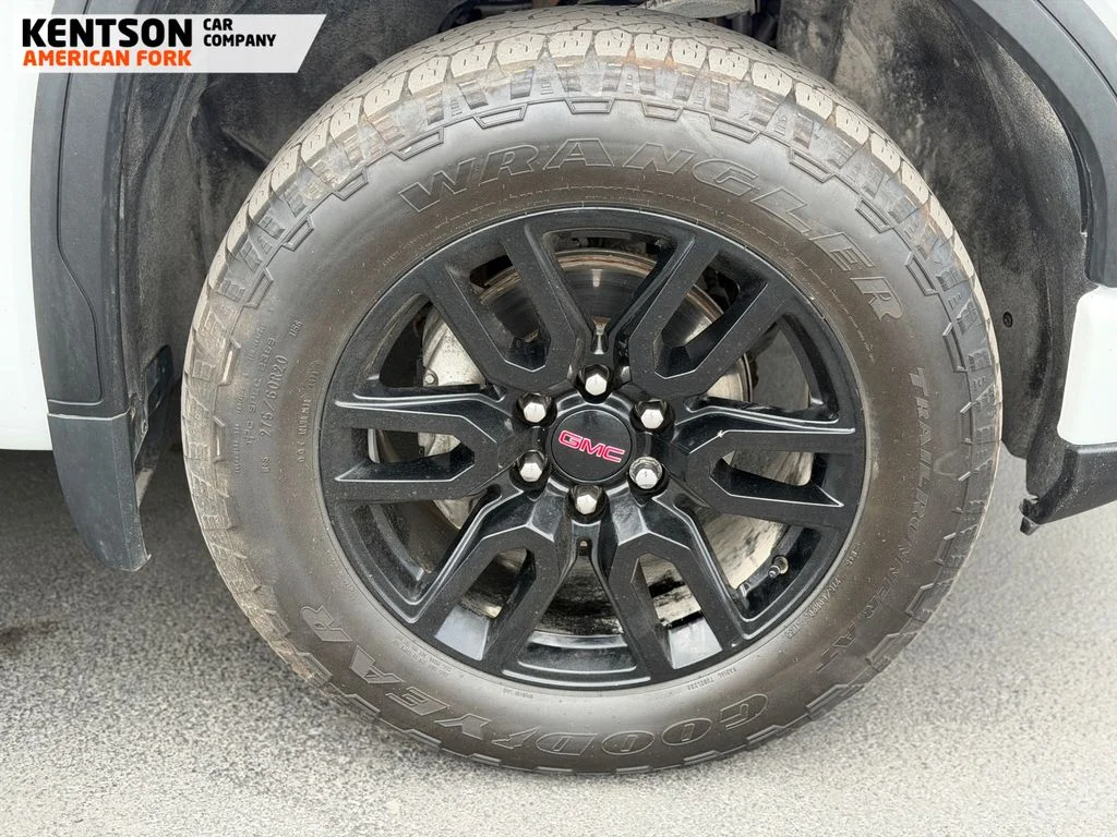 Used 2024 White GMC Elevation image 12