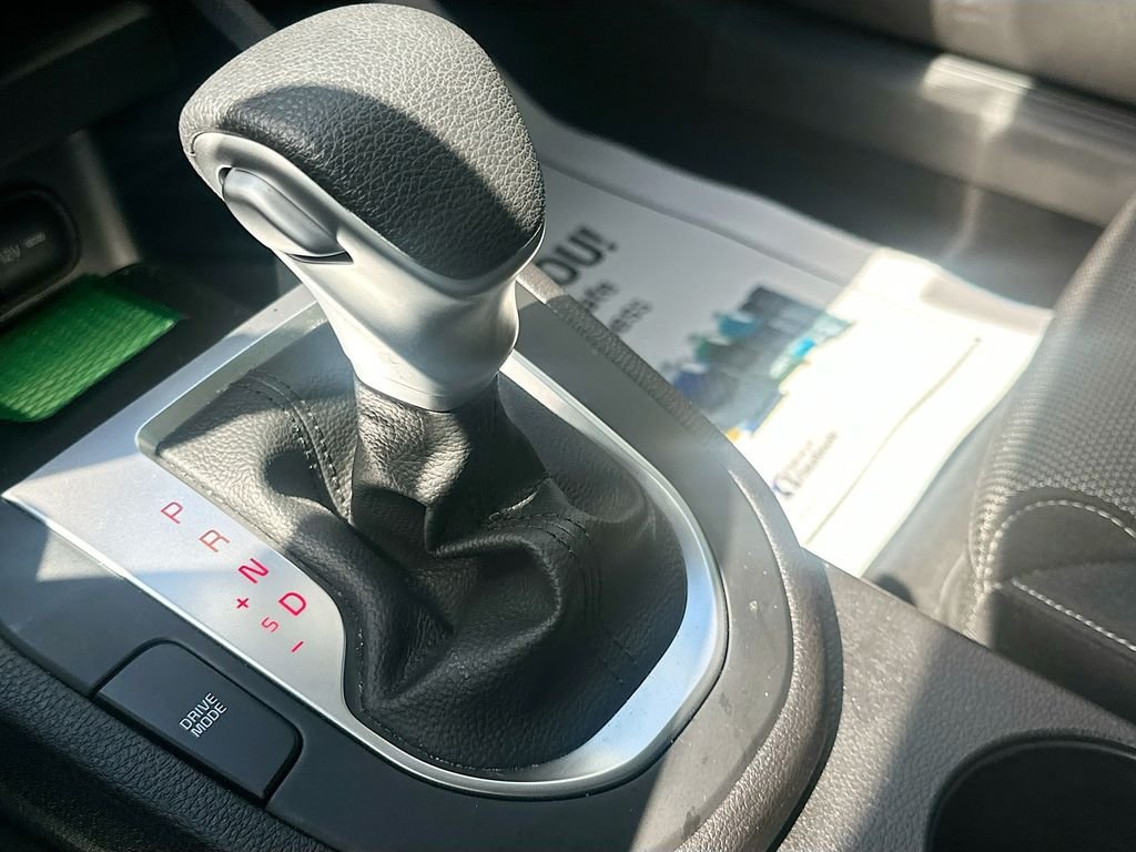 Used 2023 Snow White Pearl Kia LXS image 17