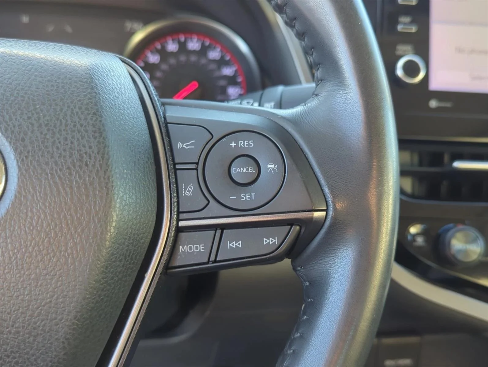 Used 2021 Wind Chill Pearl Toyota XSE image 14
