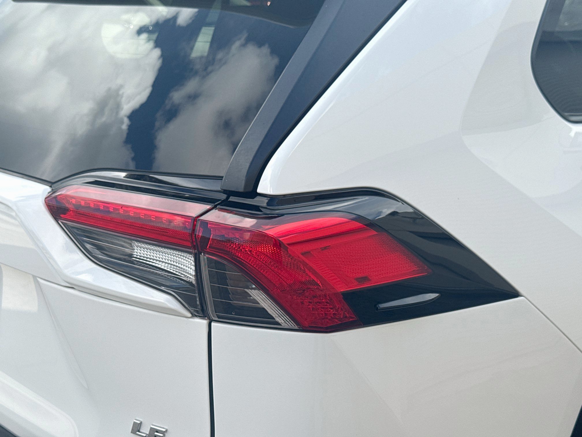 Used 2025 Ice Toyota LE image 25