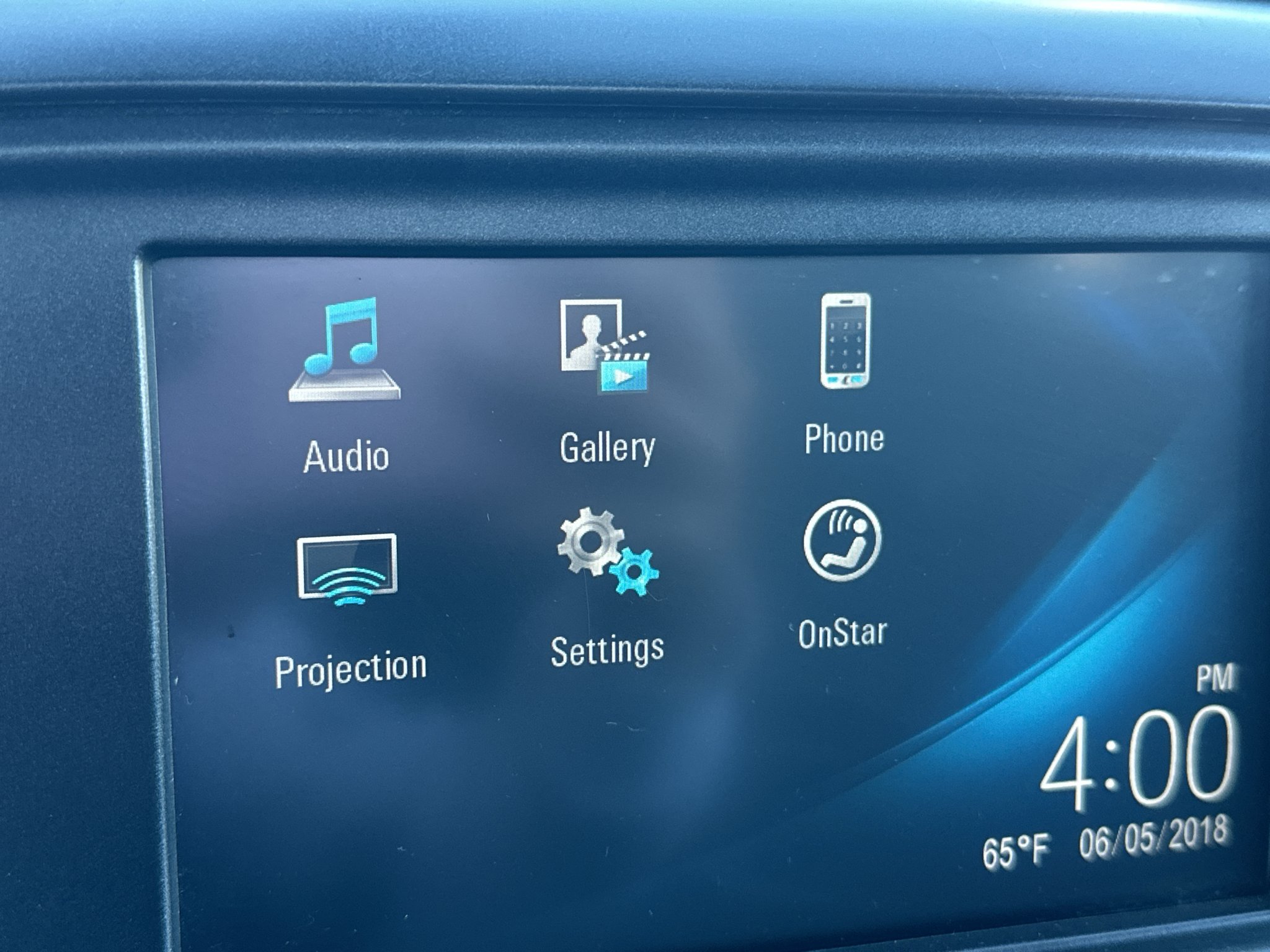 Used 2018 Silver Ice Metallic Chevrolet Work Truck image 20