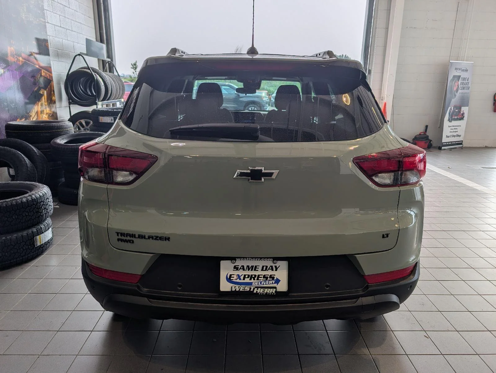 Used 2026 Green Chevrolet LT image 5