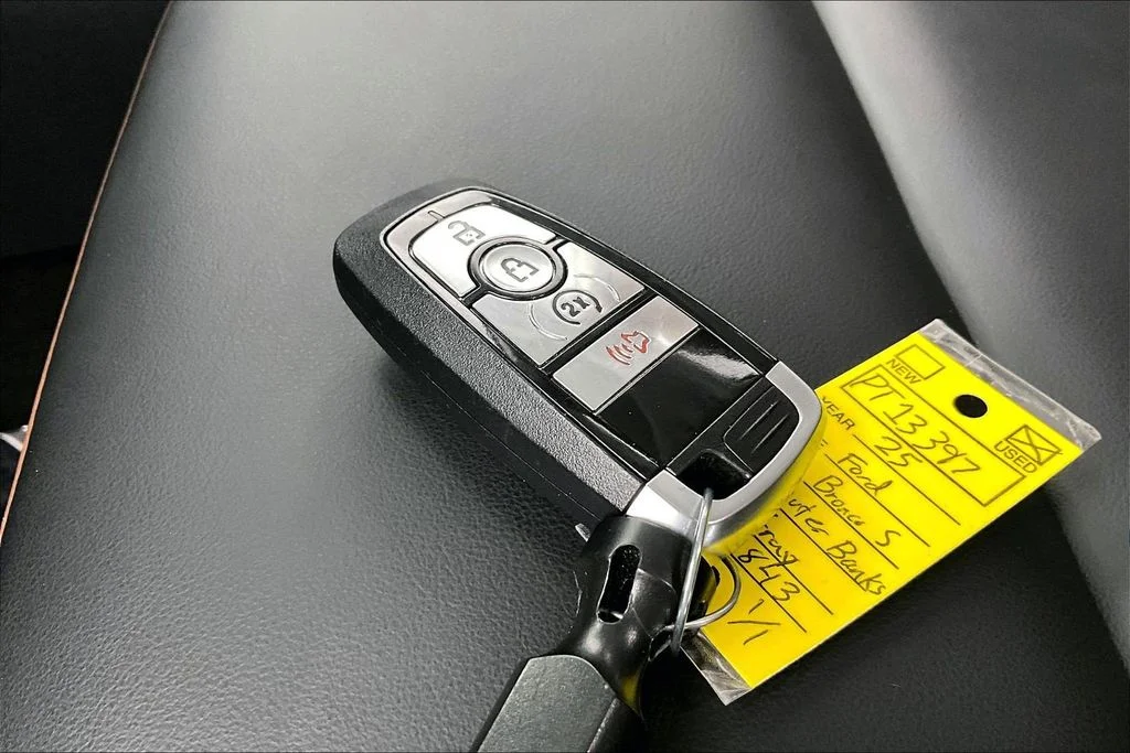 Certified Used 2025 Gray Metallic Ford Outer Banks image 11