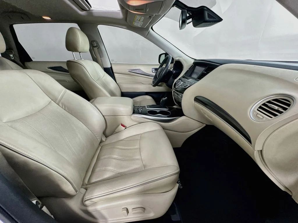Used 2019 Majestic White INFINITI LUXE image 38