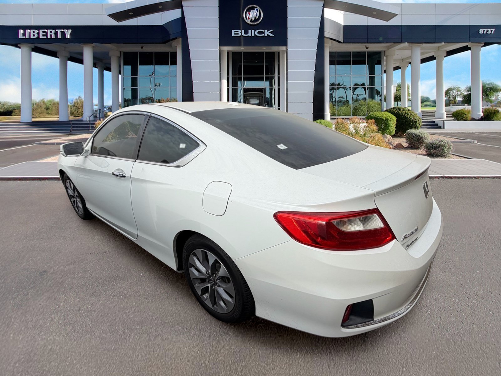 Used 2013  Honda EX-L image 3