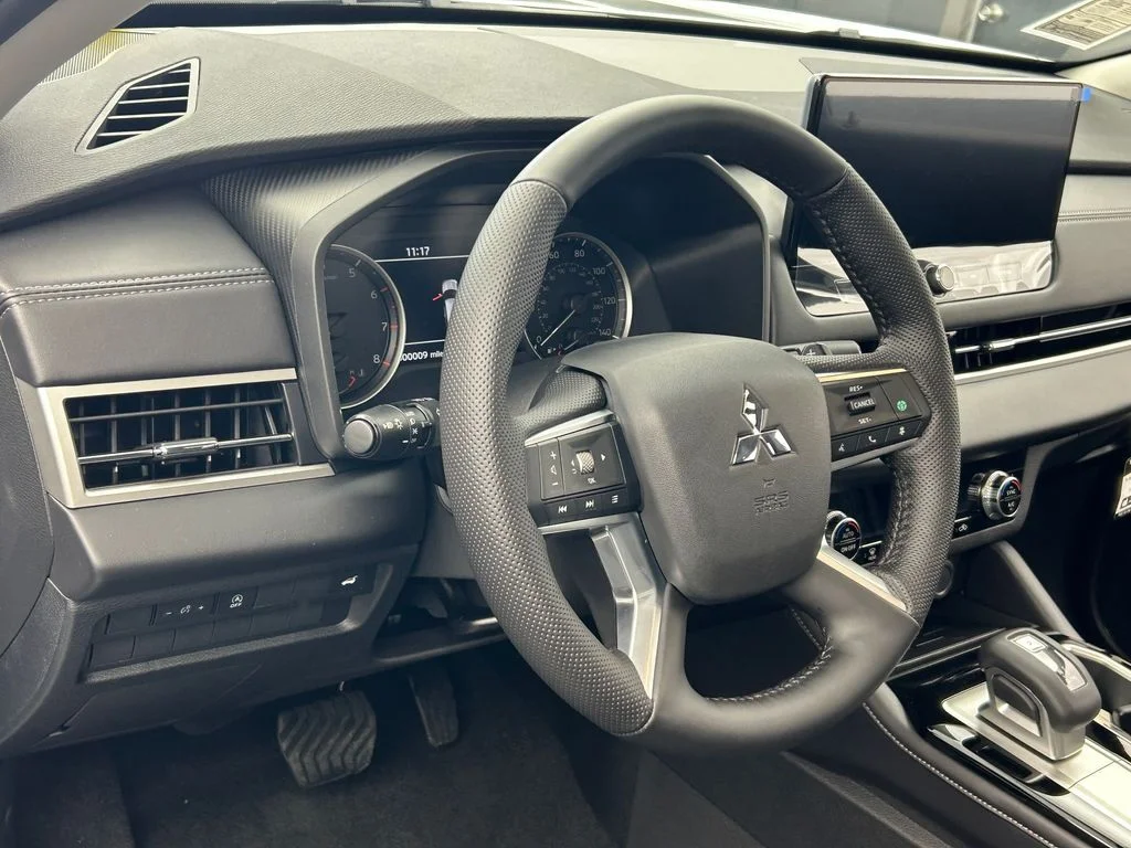 New 2026 White / Black Mitsubishi Trail Edition image 11