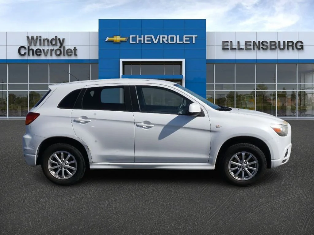 2011 Mitsubishi Outlander Sport ES - Photo 8
