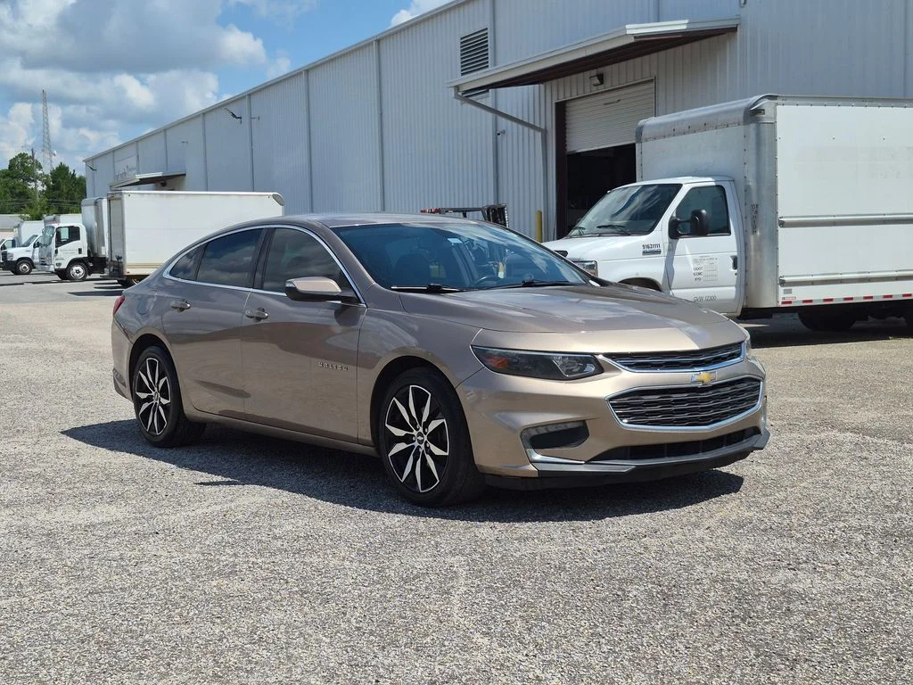 Used 2018 Beige Chevrolet LT image 7