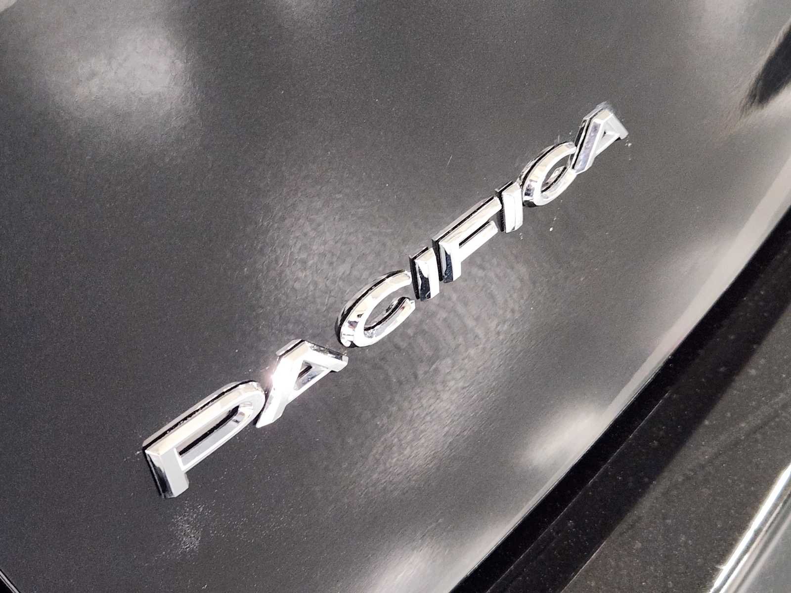 Used 2023 Brilliant Black Crystal Pearlcoat Chrysler Touring L image 13
