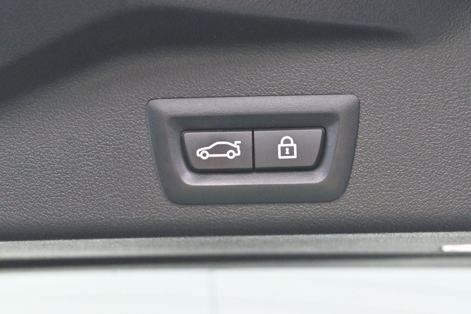 Used 2019 Arctic Gray Metallic BMW xDrive40i image 12