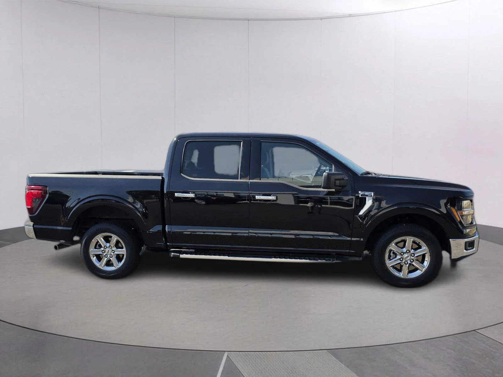 Used 2025  Ford XLT image 6