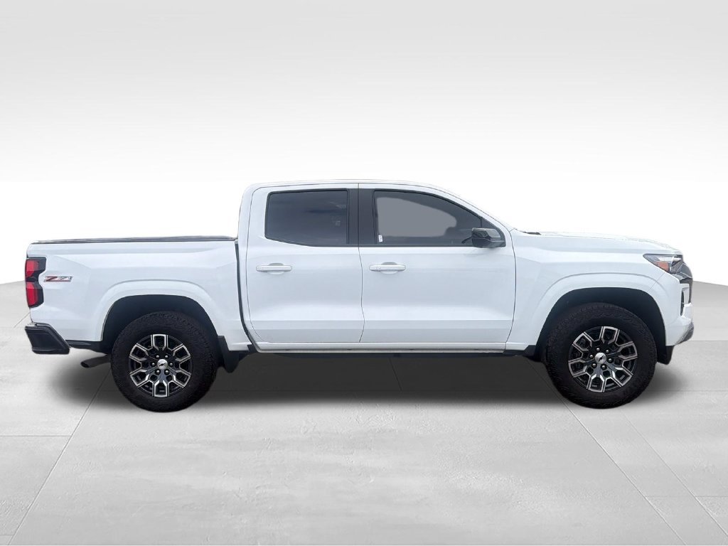 Used 2024 White Chevrolet Z71 image 6