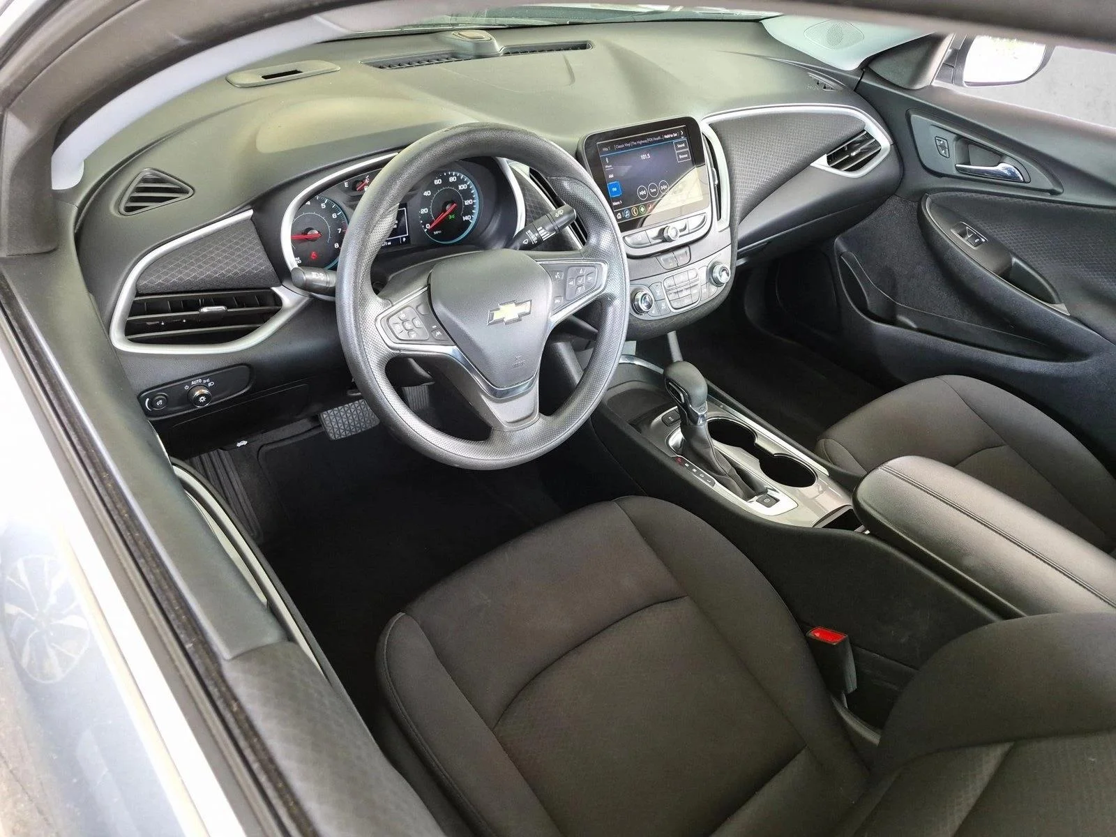 Used 2024 Sterling Gray Metallic Chevrolet LT image 10