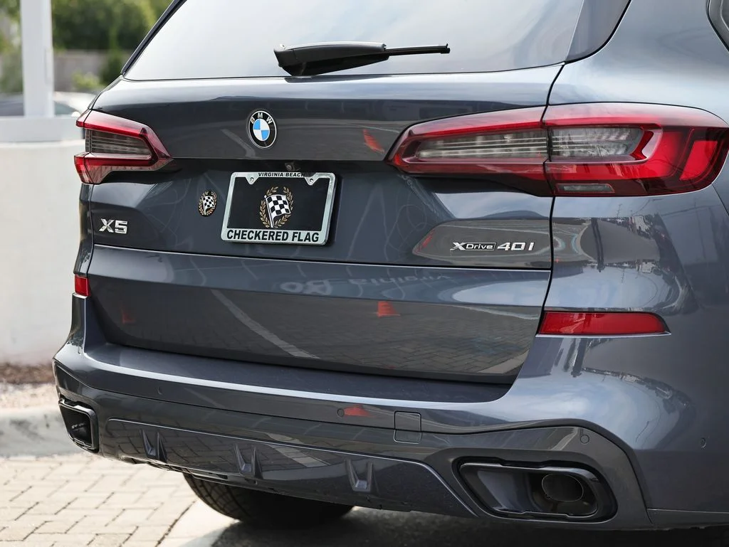 Used 2022 Arctic Gray Metallic BMW xDrive40i image 9