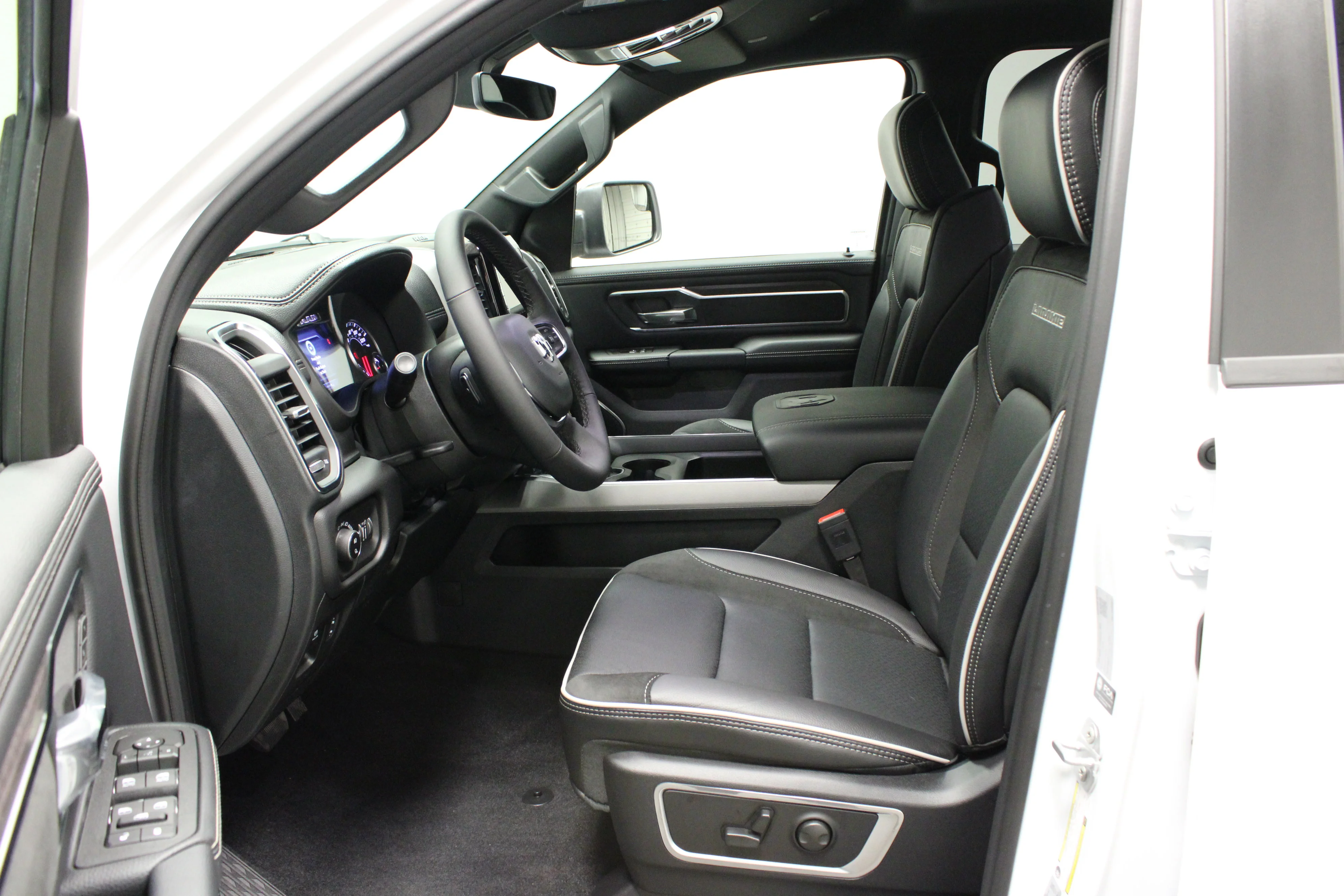 New 2026 Bright White Clear-Coat Exterior Paint RAM Laramie image 18