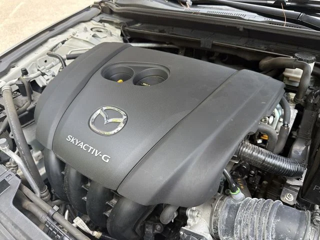 Used 2021 White Mazda Select image 28
