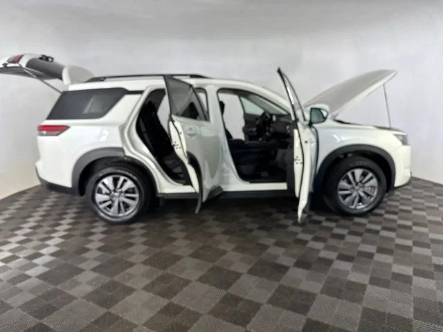 Used 2024 White Nissan SV image 13