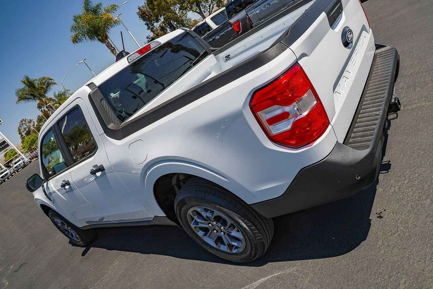 New 2026 Oxford White Ford XLT image 10