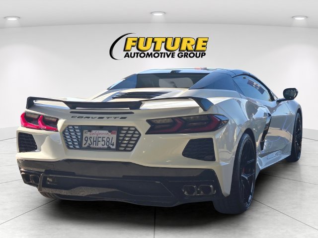 Used 2022 White Chevrolet Stingray image 3