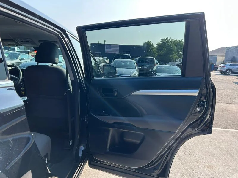 Used 2018 Black Toyota LE Sport Utility 4D image 23