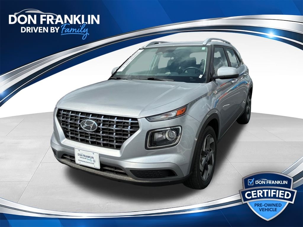 Used 2025 Silver Hyundai SEL image 1