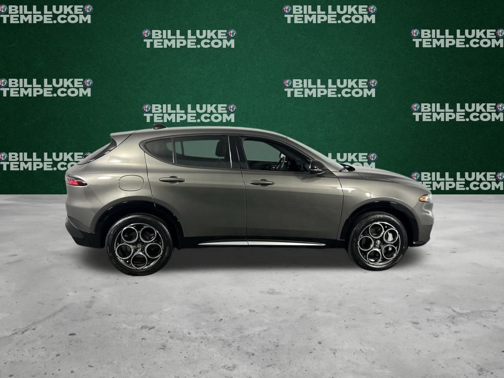 2024 Alfa Romeo Tonale Ti photo 2