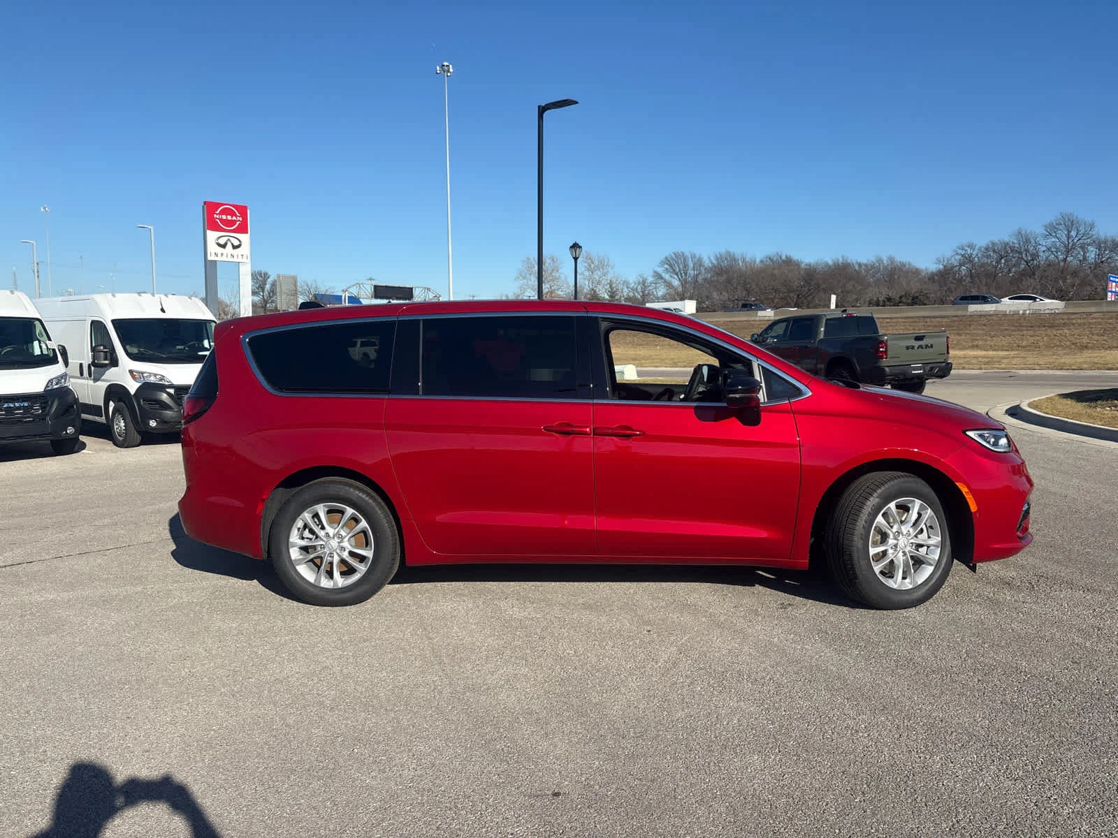 New 2026 Red Hot Pearl-Coat Exterior Paint Chrysler Select image 10