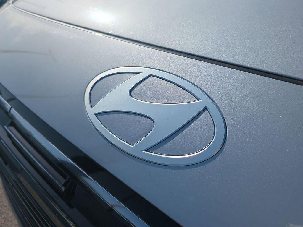 New 2026 Silver Hyundai SEL 8P image 13