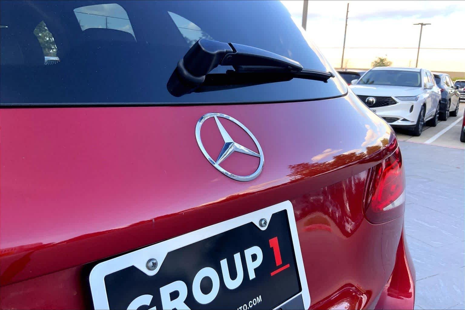 Used 2017 designo Cardinal Red Metallic Mercedes-Benz GLC 300 image 30