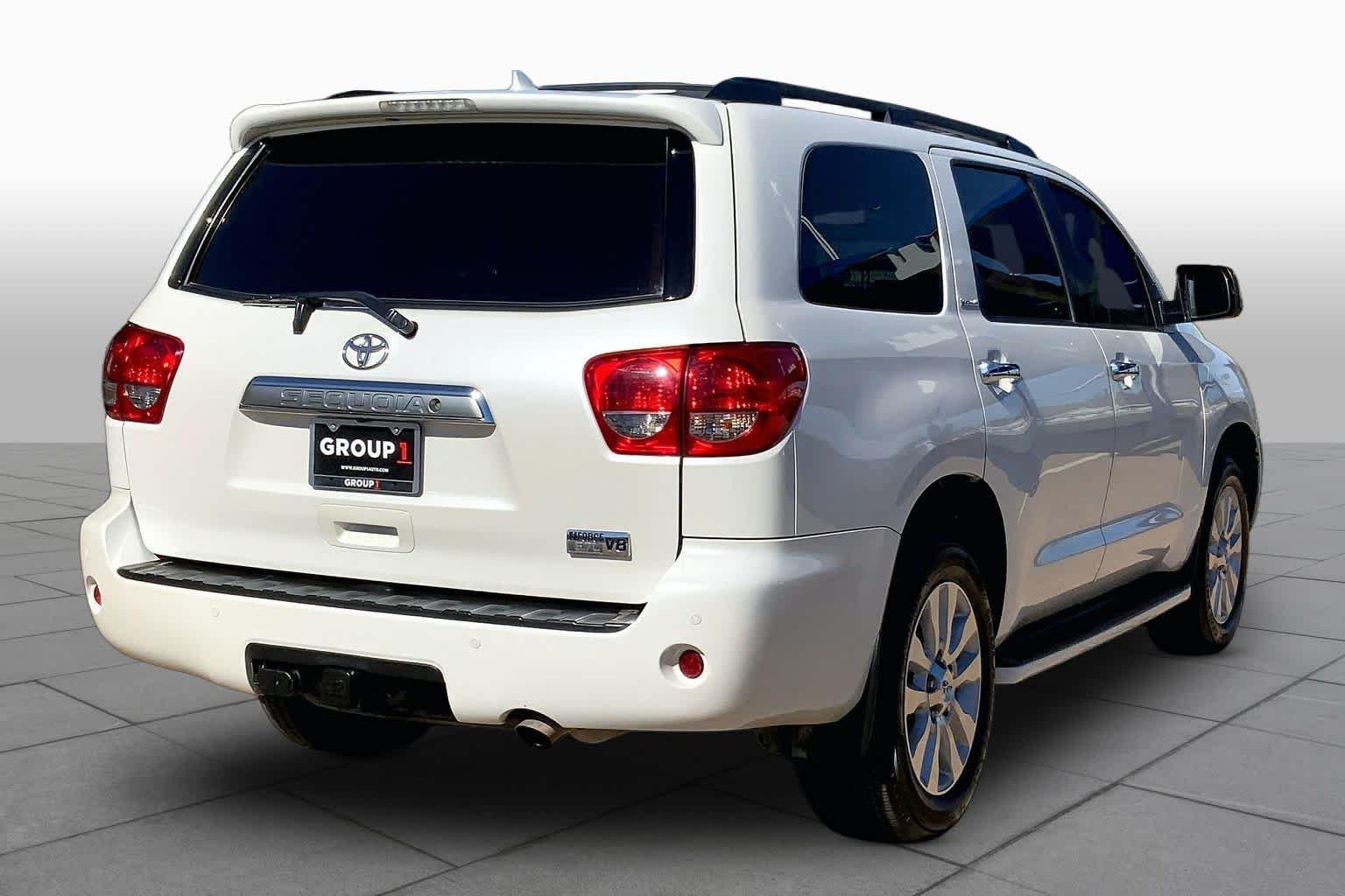 Used 2017 Blizzard Pearl Toyota Platinum image 13