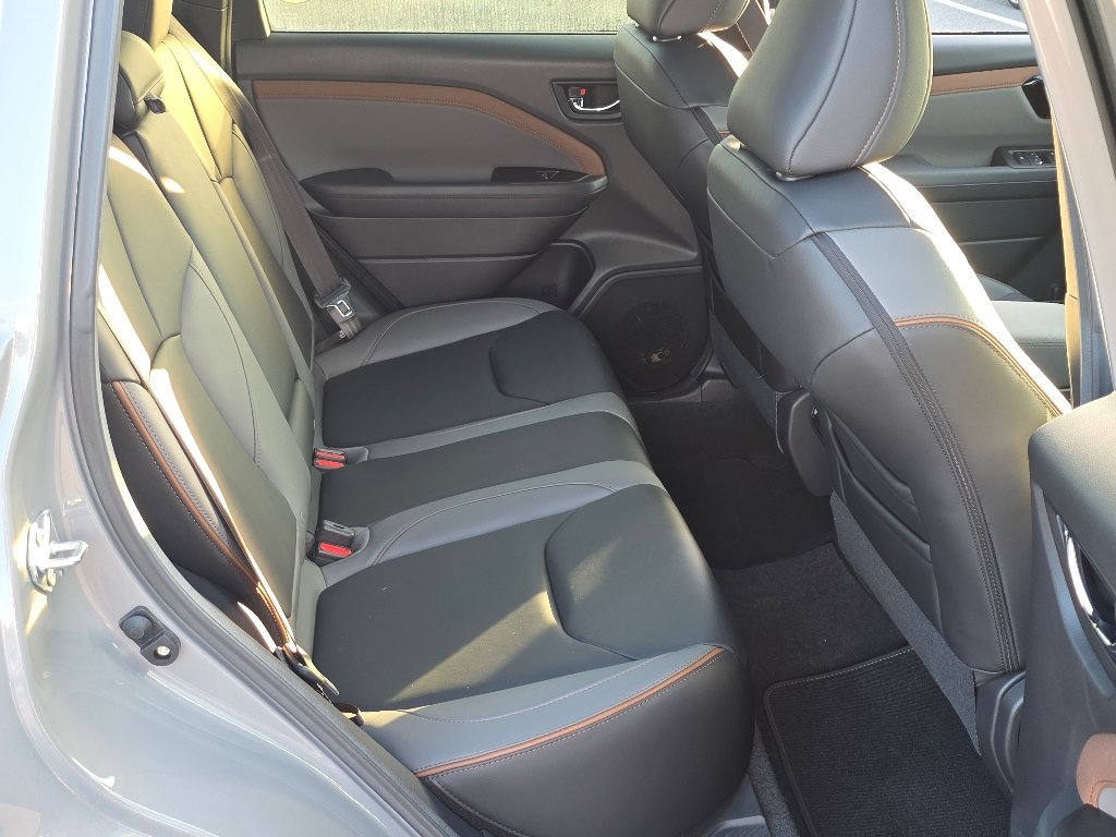Used 2026 River Rock Pearl Subaru Sport image 23