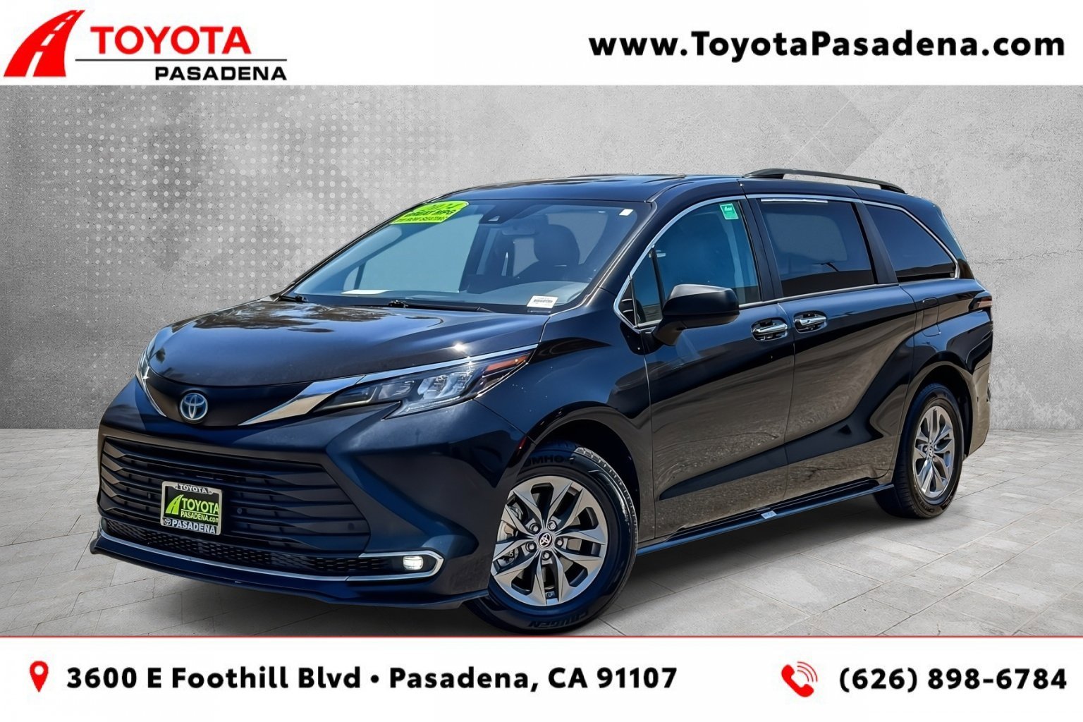 2024 Toyota Sienna XLE 7-Passenger Hybrid FWD's photo