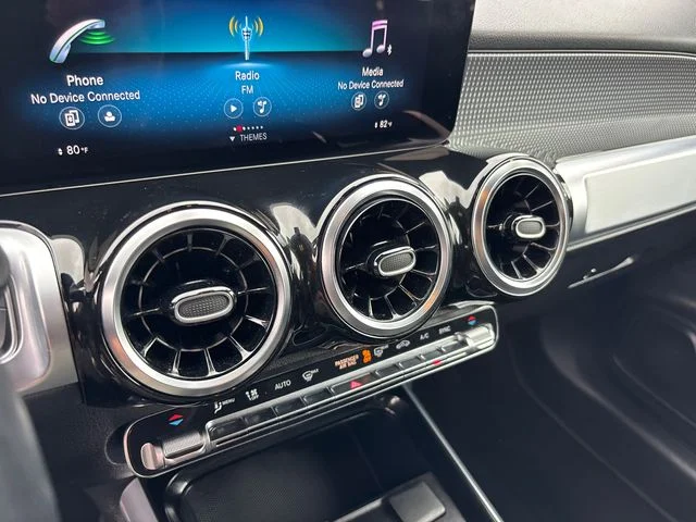 Used 2023 White Mercedes-Benz GLB 250 image 22