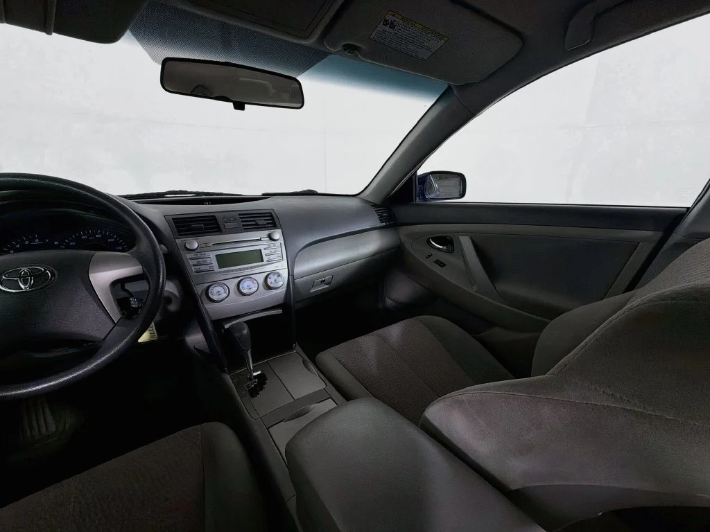 Used 2010 Blue Toyota LE image 20