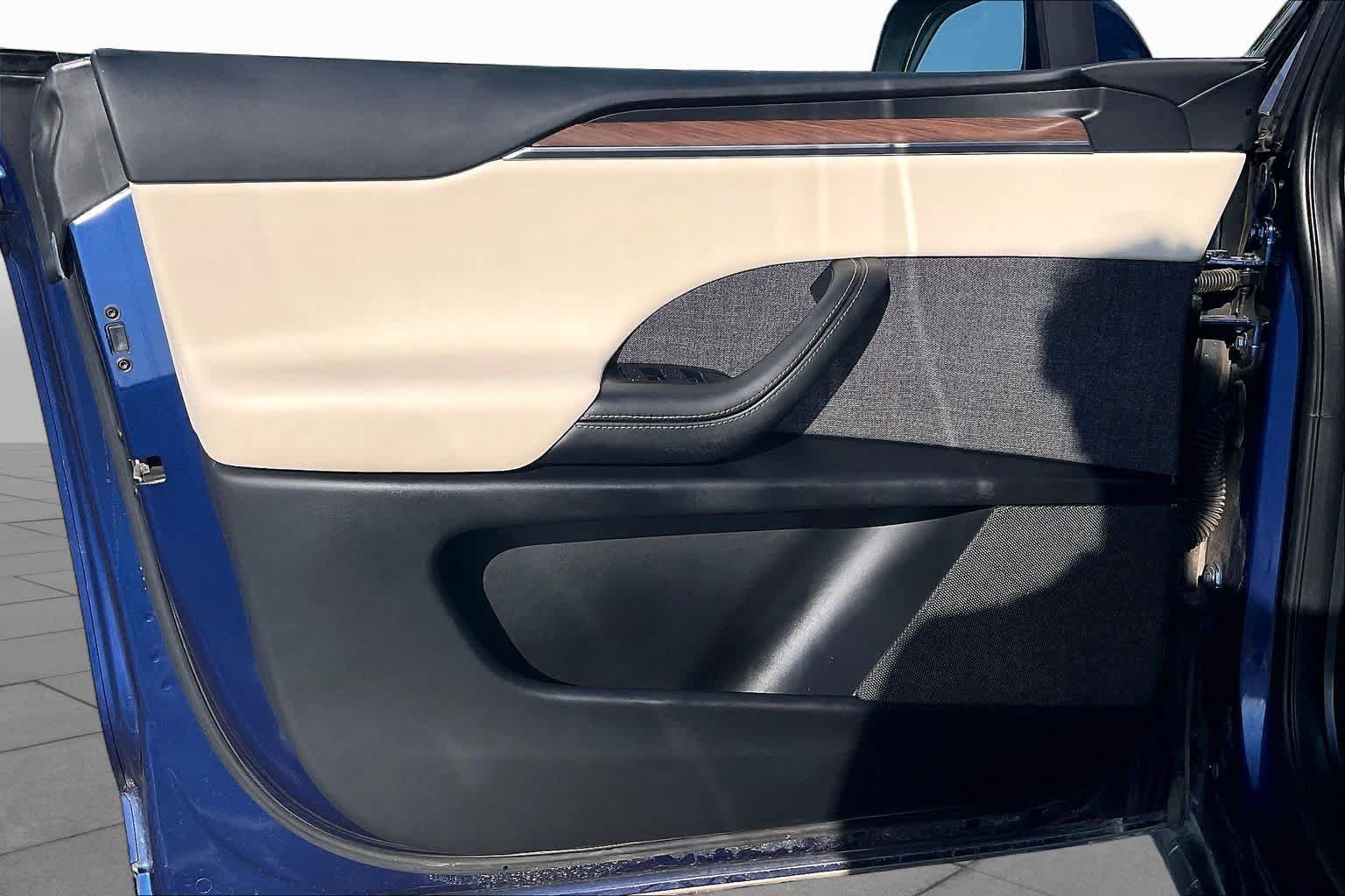 2022 Tesla Model X Long Range - Photo 19