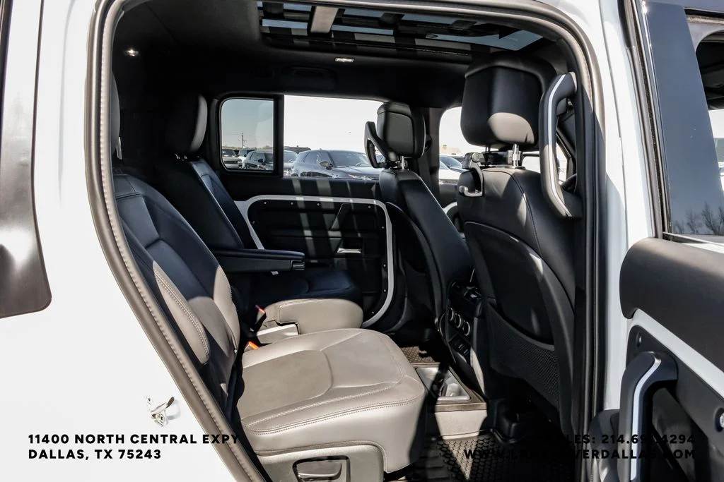 New 2026 Fuji White Land Rover X-Dynamic SE image 34