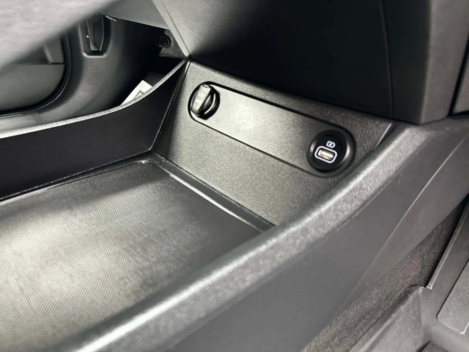 Used 2023 Black Hyundai Limited image 44