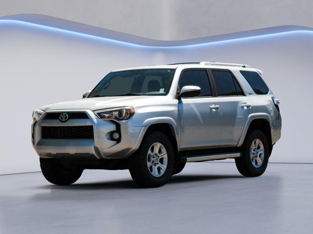 Used 2015 Classic Silver Metallic Toyota SR5 image 1
