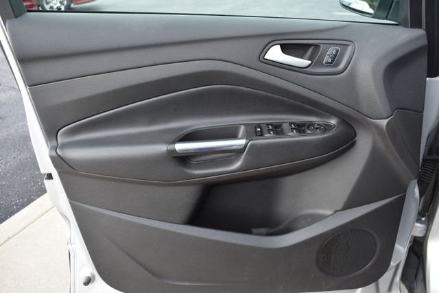 Used 2017 Silver Ford SE image 9