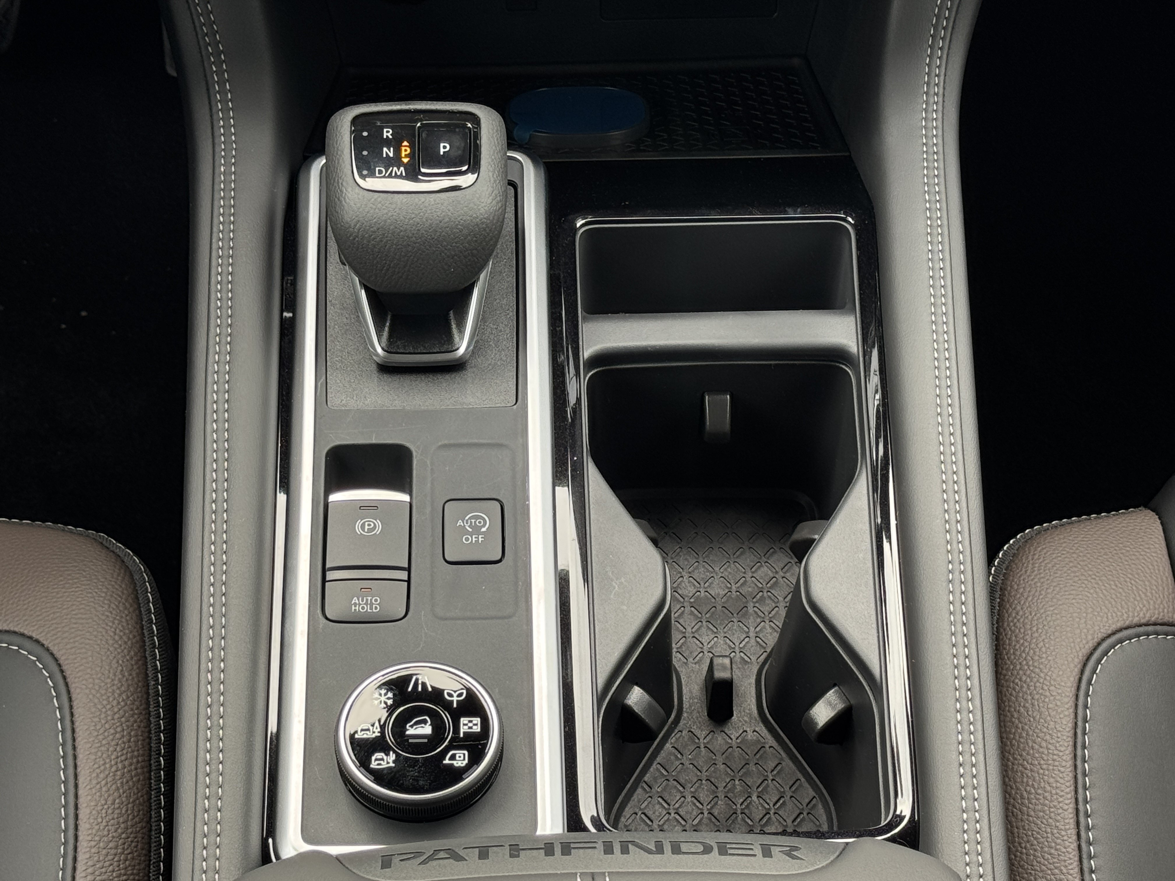 New 2026 Boulder Gray Pearl Nissan Platinum image 16